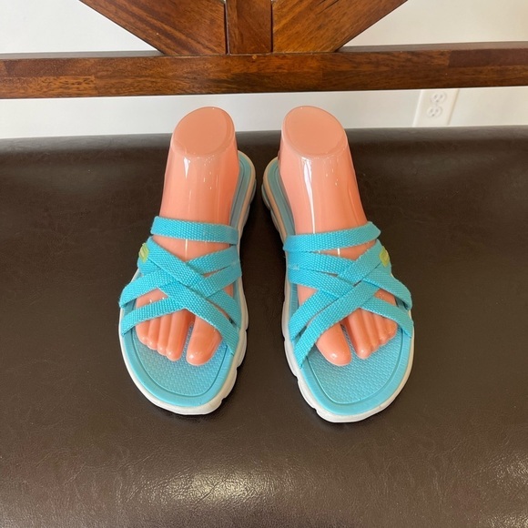 Lands End aqua pool blue canvas sandals in size 9 summer vacation blue slip on - Picture 2 of 13